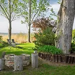 104 - Balatonszarszon 3 Haloszobas Luxus Nyaralo Sajat Vizparttal Kiado Балатонсарсо