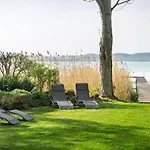 104 - Balatonszarszon 3 Haloszobas Luxus Nyaralo Sajat Vizparttal Kiado