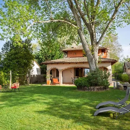 Villa 104 - Balatonszárszón 3 Hálószobás Luxus Saját Vízparttal Kiadó