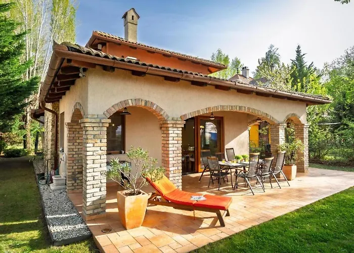 Villa 104 - Balatonszárszón 3 Hálószobás Luxus Saját Vízparttal Kiadó