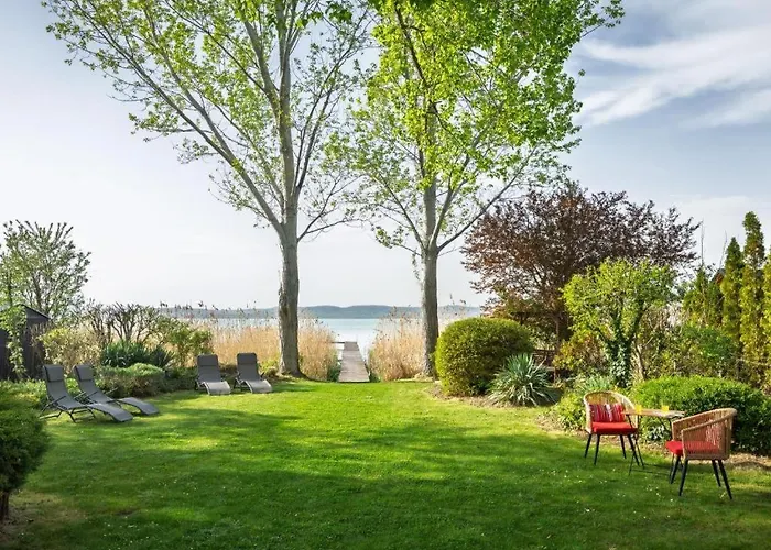 Villa 104 - Balatonszárszón 3 Hálószobás Luxus Saját Vízparttal Kiadó Balatonszarszo